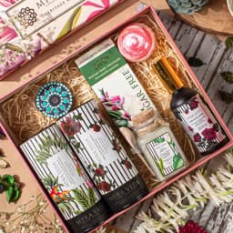 Myra Vedas Wellness Gift Hamper with Sugar Free Chocolate 1