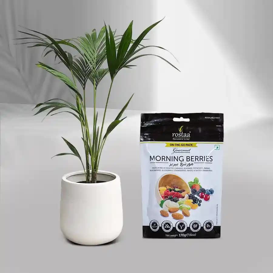 Elegant Palm & Crunchy Berry Combo