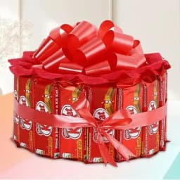 Exceptional Round Shape Kitkat Arragement 1