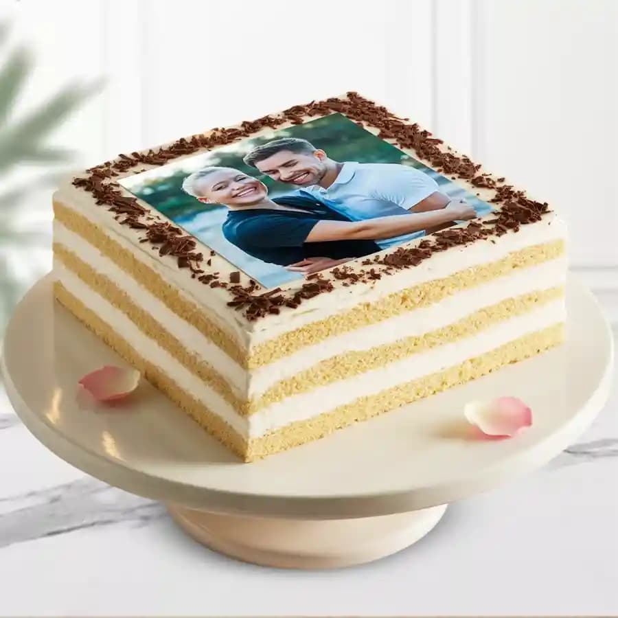 Enjoyable Square Shape Vanilla Flavor Photo Cake