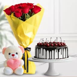 Pretty Hamper of Rose Bouquet N More 1