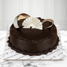 Luxurious Truffle Cake Delight 1