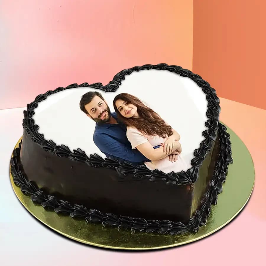 Surprising Hug Day Gift of Personalized Chocolate Cake