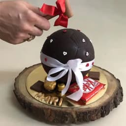 Epic Smash Cake Delight with Chocolates 1
