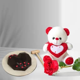 Marvelous Heart Shape Hammer Cake with Red Rose n Teddy 1