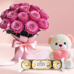 Charming Cuddle Package: Roses & Treats 1