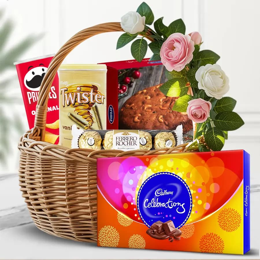 Ideal Gourmet Selection Treat Basket with Pringle Chips