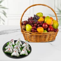 Traditional Kandoi Pista Delight with Seasonal Fruits 1