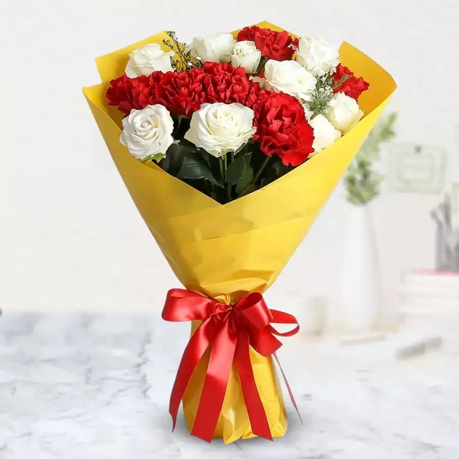 Perfect Roses N Carnations Bunch Online