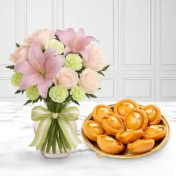 Suryakala from Dadus with a Flowers Bouquet 1