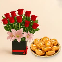 Suryakala from Dadus with a Designer Flower Arrangement 1