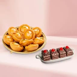 Suryakala from Dadus with Chocolate Pastry 1