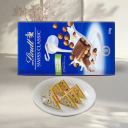 Kaju Pista Sandwich from Almond House with Lindt Excellence Chocolate Bar 1