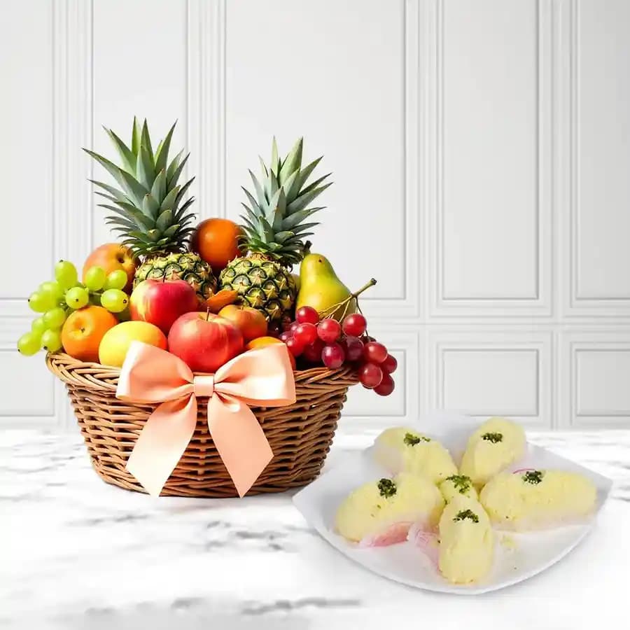 Delicious Malai Chum Chum Gift Set with Fruit Medley