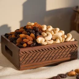 Delicious Cashew n Raisins in Gift Box 1