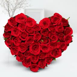 Heart Shaped Arrangement of Red Color Roses 1