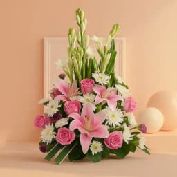 Charming Mixed Flowers Arrangement 1