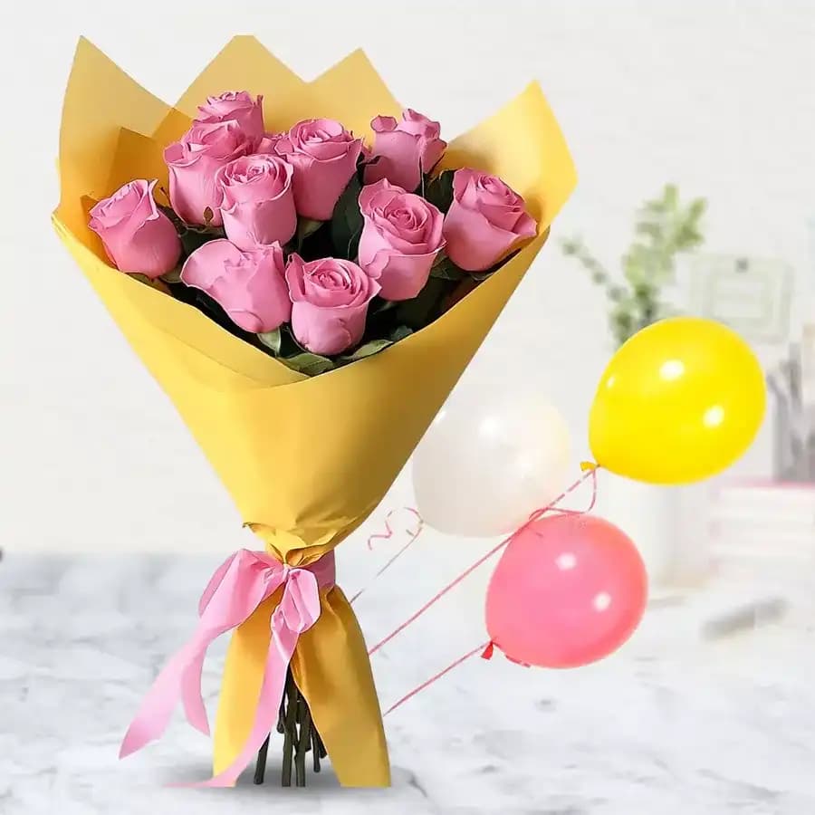 Pretty Combo of Pink Roses with Balloons