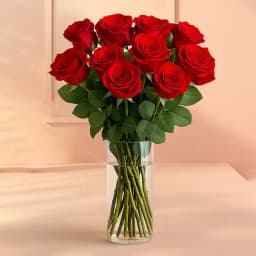Long Stem Red Roses in a Glass Vase 1