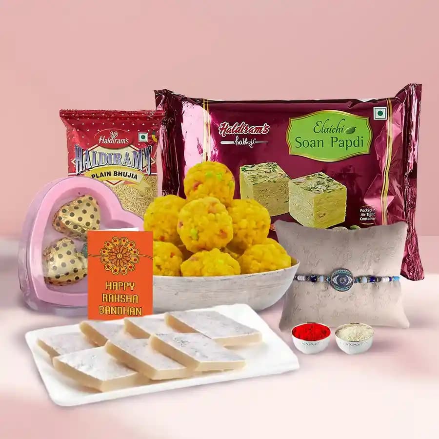 Haldirams Appetizing Gift Combo