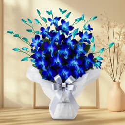 Good Looking Bouquet of 10 Orchids 1