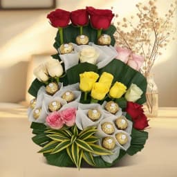 Gorgeous Bouquet of Roses n Ferrero Rocher 1