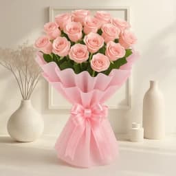 Appealing Hand Bunch of Pink Roses 1