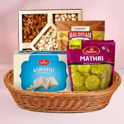 Sweets N Savory Basket Hamper 1