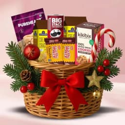 Nuts with Cookies & Chips Gift Hamper 1