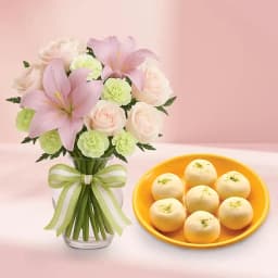 Jumbo Pedha from Chitale Bandhu Mithaiwale with a Flowers Bouquet 1