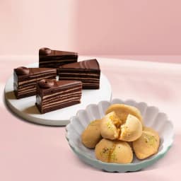 Nolen Gurer Jalbhara Sandesh from Ganguram with Chocolate Pastry 1