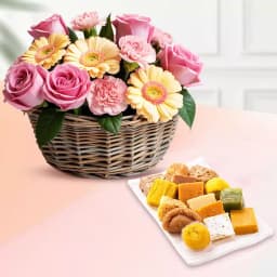 Mixed Flowers N Sweet Treat 1