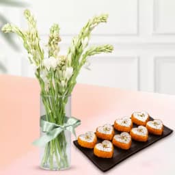 Motipaan from Ganguram with Rajnigandha Stems 1