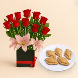 Nolen Gurer Shankh Sandesh from Ganguram with Designer Flower Arrangement 1