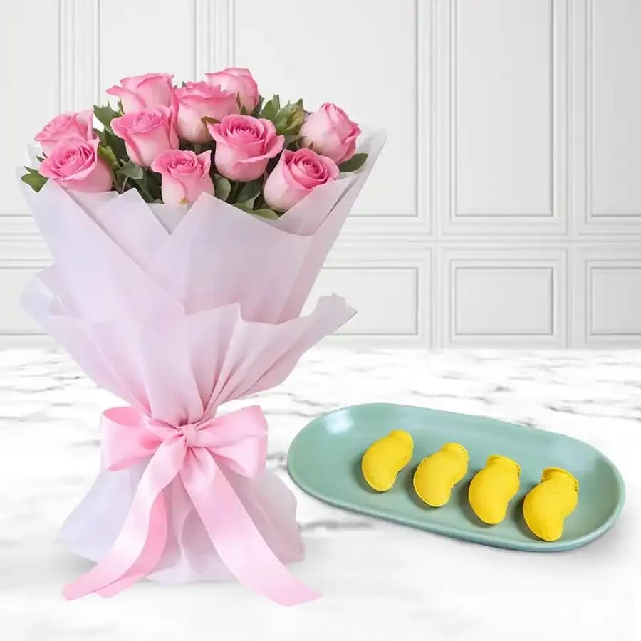 Aam Bhora Sondesh from K.C.Das with Pink Rose Bouquet