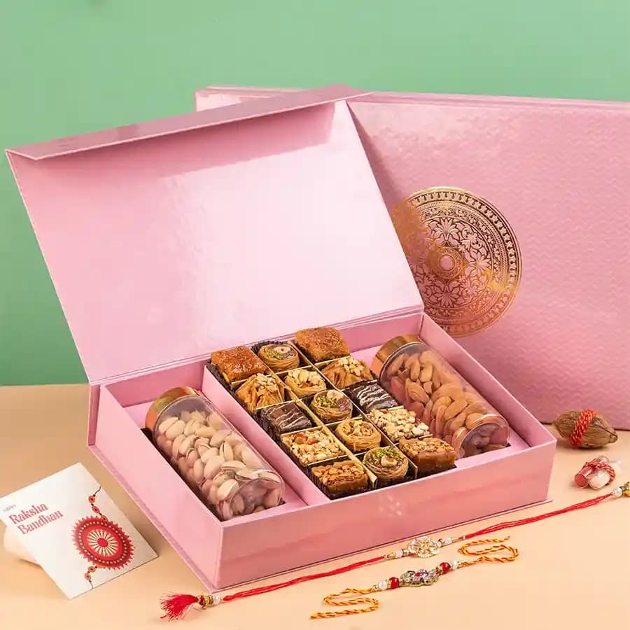 Royal Baklavas N Dry Fruits Box
