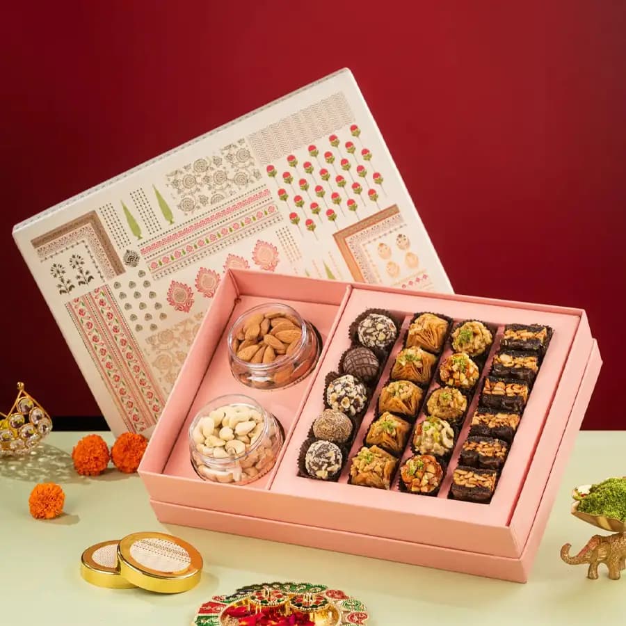 Exquisite Indian Treats Gourmet Box