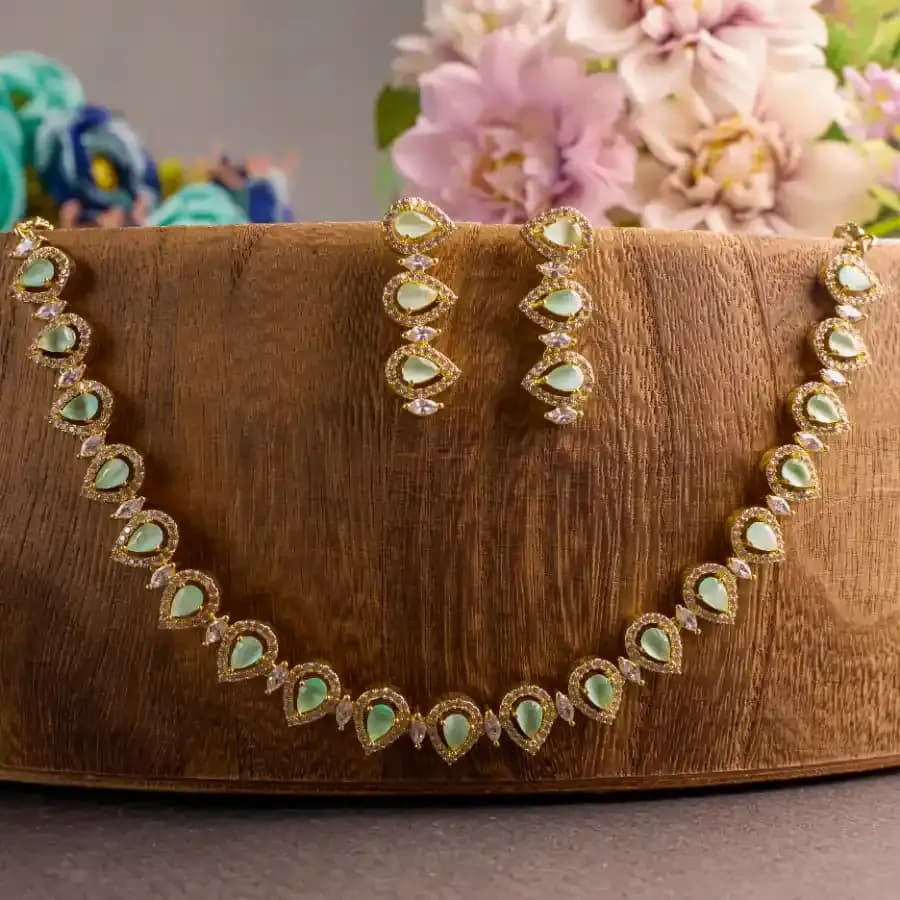 Chic Pear Shaped Jewelry Set