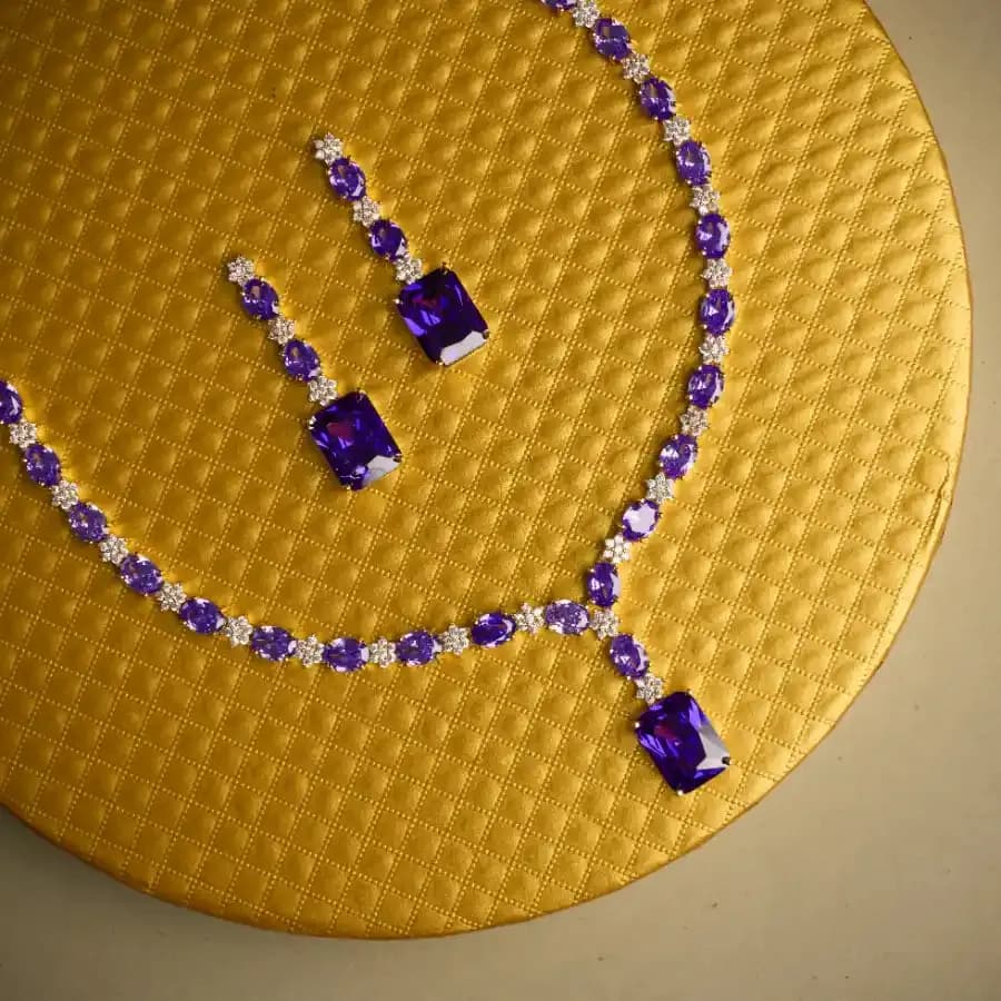 Lavender V-Shaped Glamour