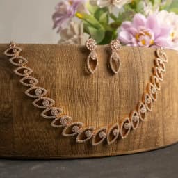 Charming Floral Pendant Necklace 1