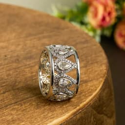 Charming Pear-Shaped Silver Ring 1