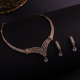 Chic Rose Gold V Pendant Necklace Ensemble 1