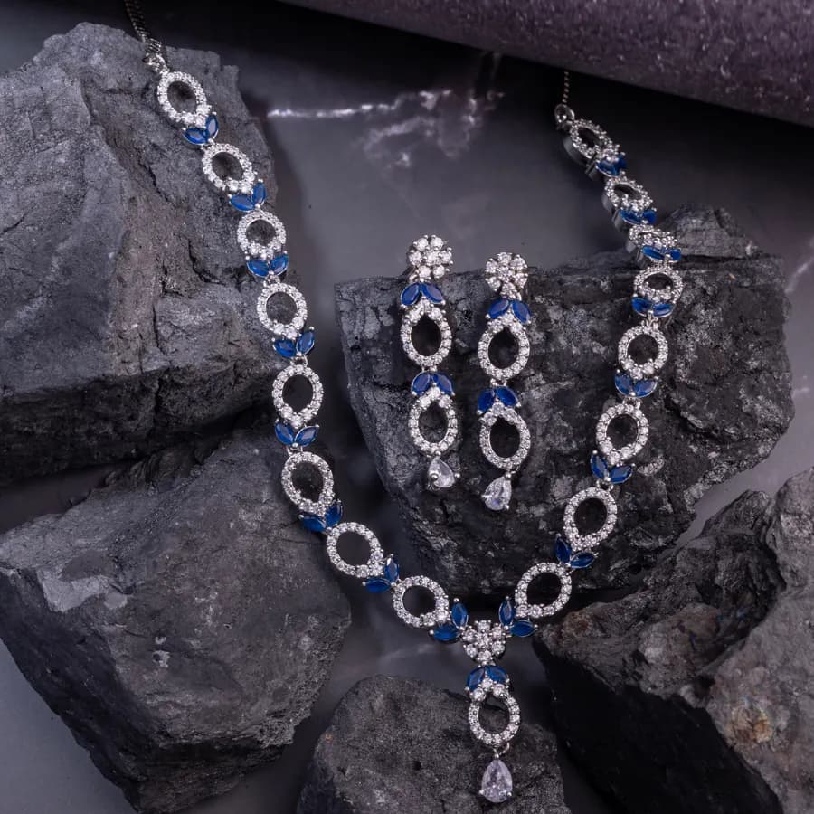 Chic Sapphire Elegance Necklace Ensemble