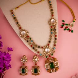 Timeless Kundan Elegance Necklace Set 1