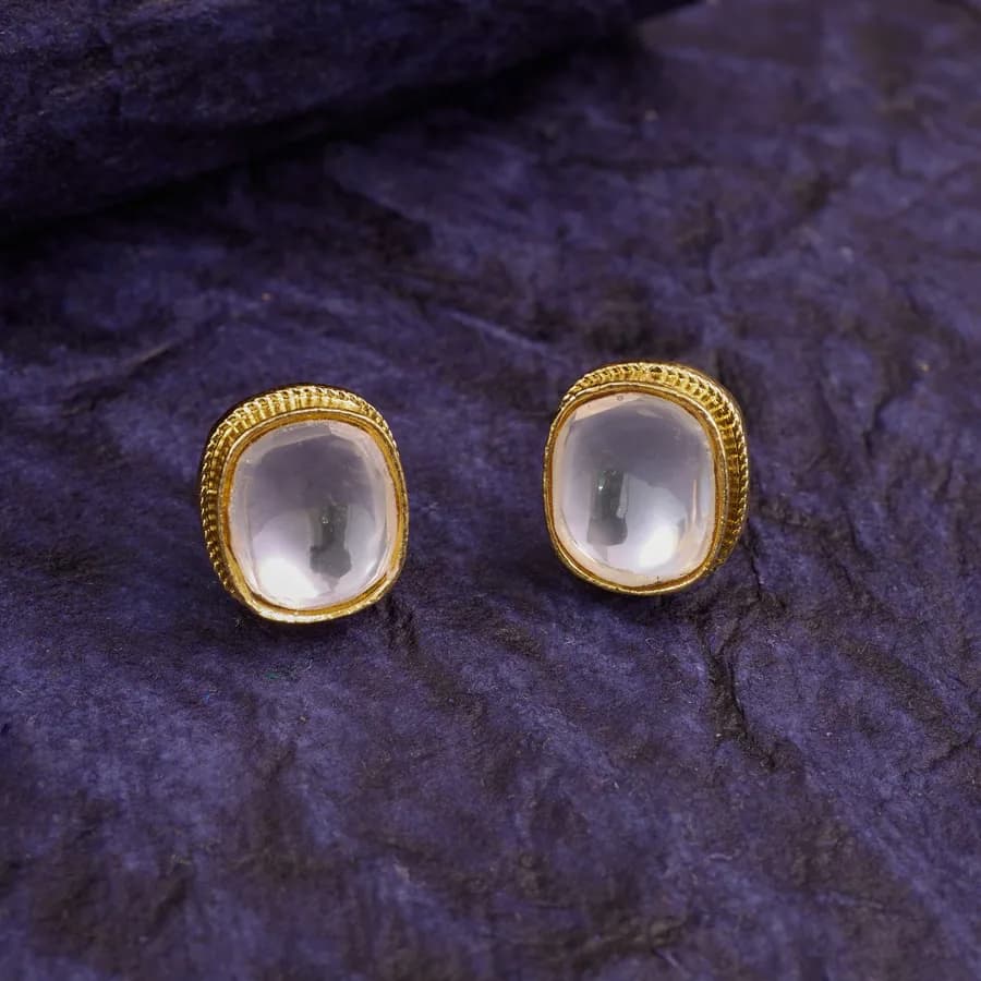 Elegant Kundan Delight