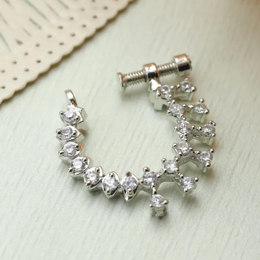 Chic Silver Non-Piercing Nath with Elegant Patterns