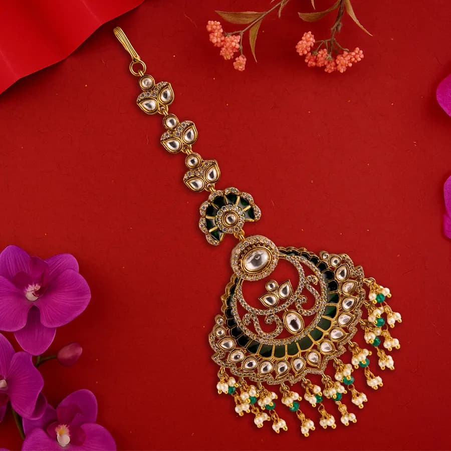 Regal Radiance Kundan Maangtikka