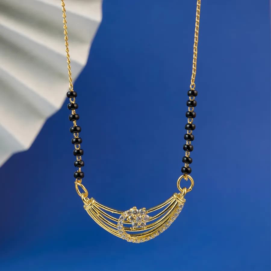 Luxe Gold Curved Pendant Necklace