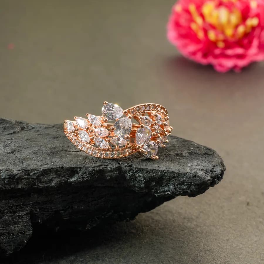 Rose-Gold Refinement: The Crest Ring