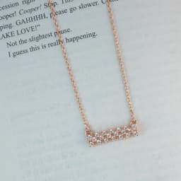 Chic Rose Gold Horizontally Set Necklace 1
